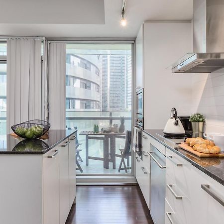 Condo Downtown, Cn Tower, Financial District Торонто Екстер'єр фото