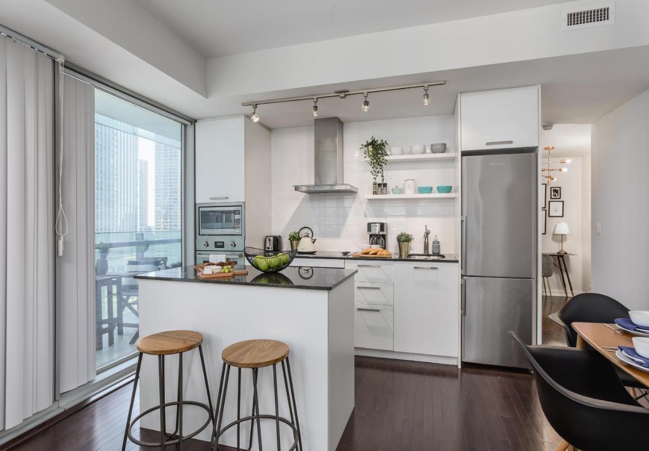 Condo Downtown, Cn Tower, Financial District Торонто Екстер'єр фото
