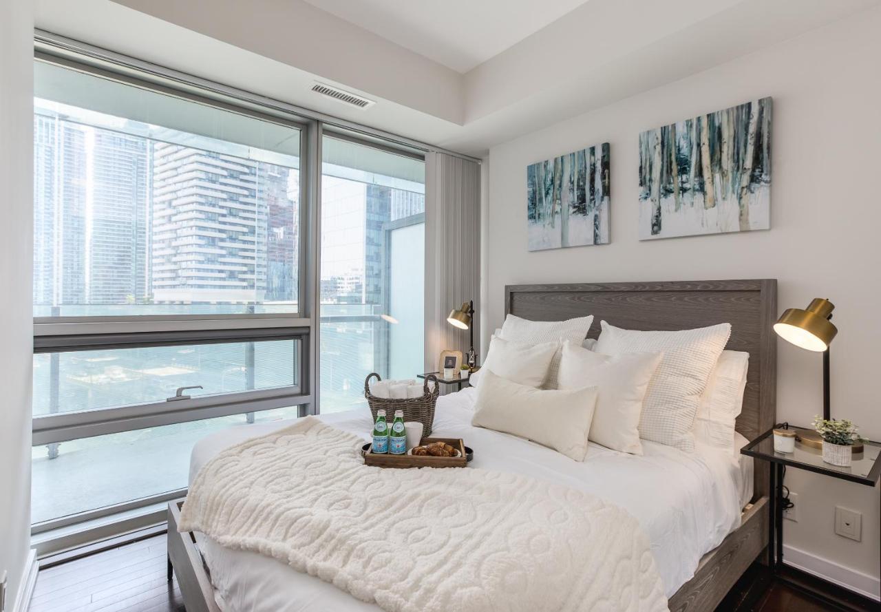 Condo Downtown, Cn Tower, Financial District Торонто Екстер'єр фото