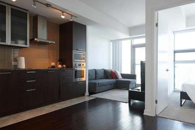 Condo Downtown, Cn Tower, Financial District Торонто Екстер'єр фото