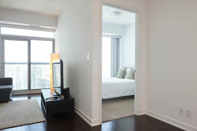 Condo Downtown, Cn Tower, Financial District Торонто Номер фото