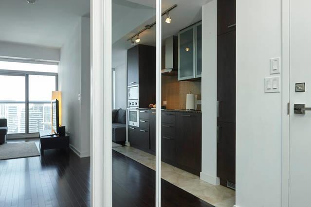 Condo Downtown, Cn Tower, Financial District Торонто Номер фото
