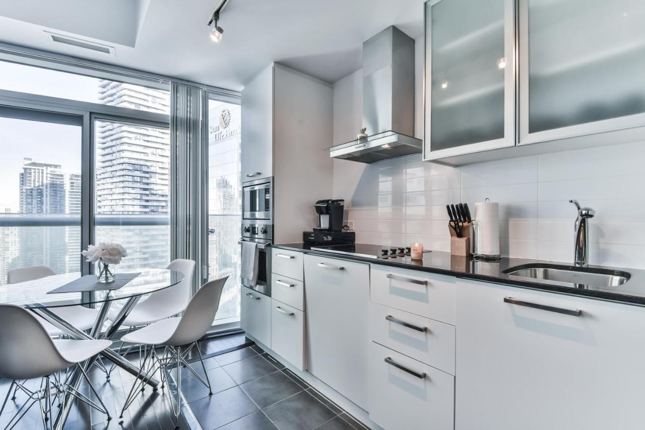 Condo Downtown, Cn Tower, Financial District Торонто Екстер'єр фото