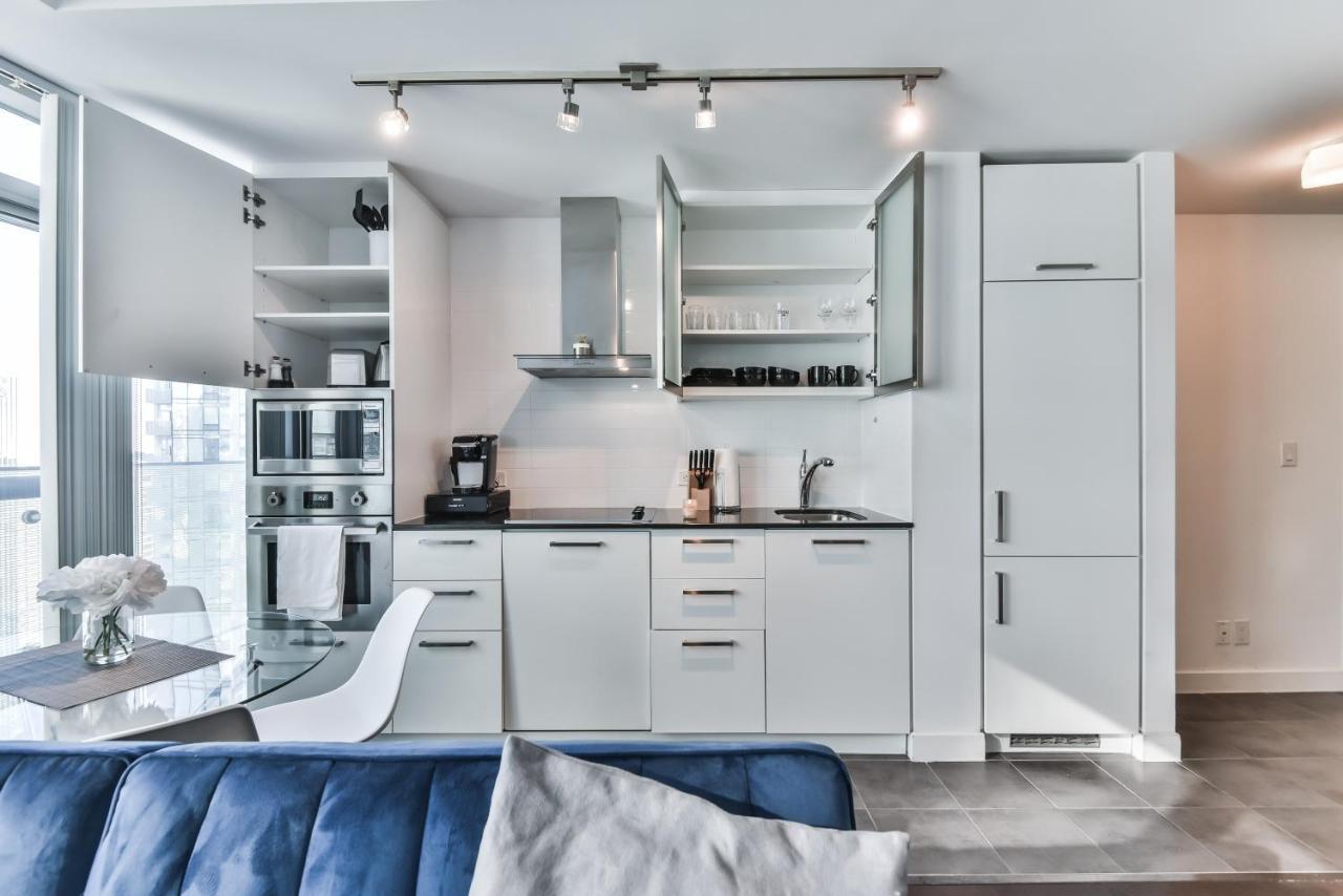 Condo Downtown, Cn Tower, Financial District Торонто Екстер'єр фото
