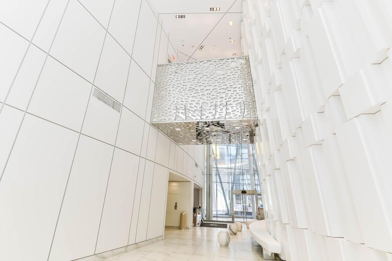Condo Downtown, Cn Tower, Financial District Торонто Екстер'єр фото