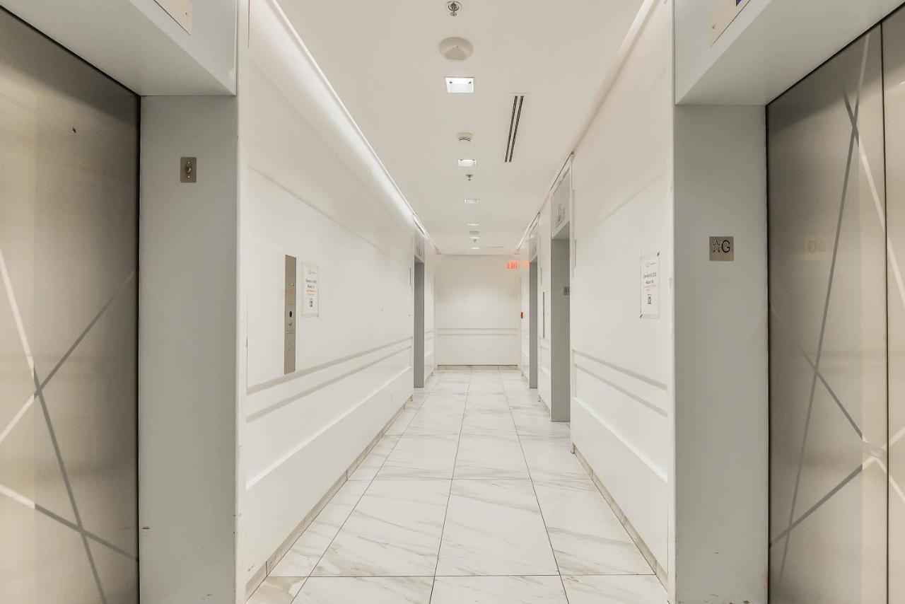 Condo Downtown, Cn Tower, Financial District Торонто Екстер'єр фото